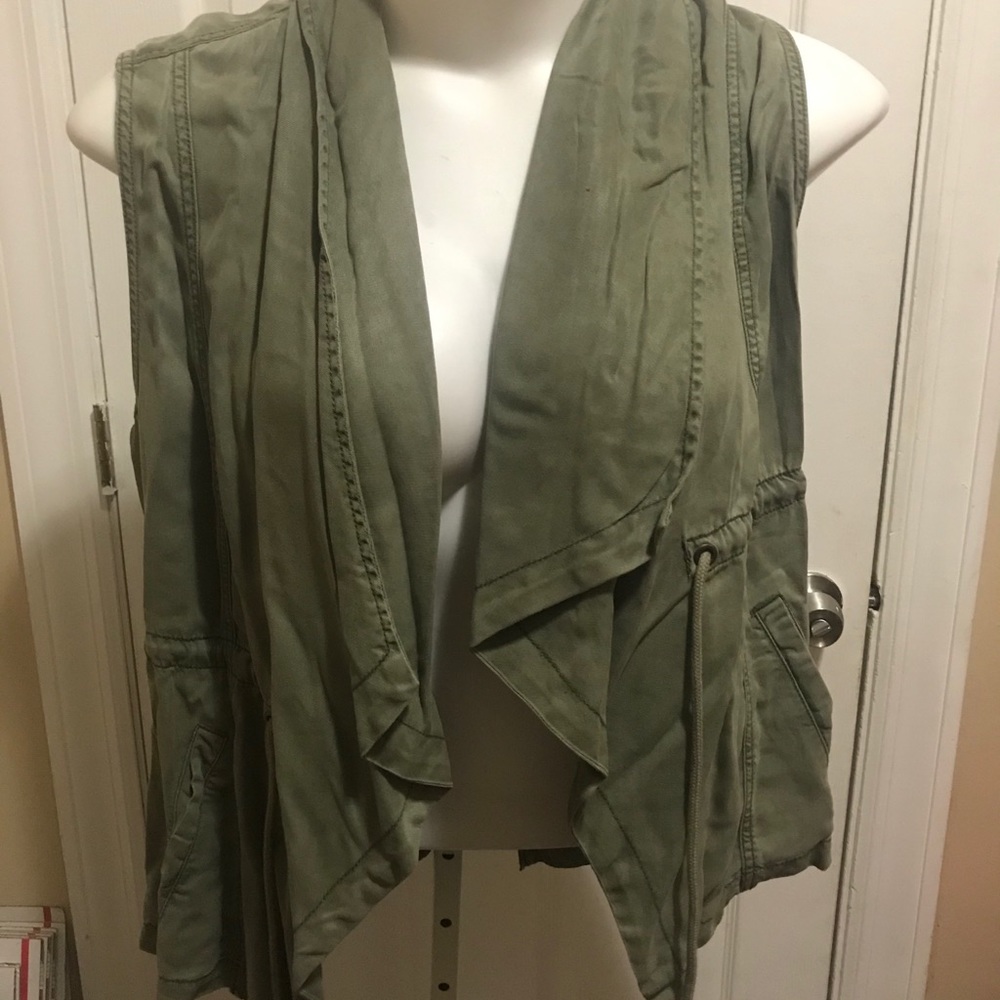 Sleeveless Jacket